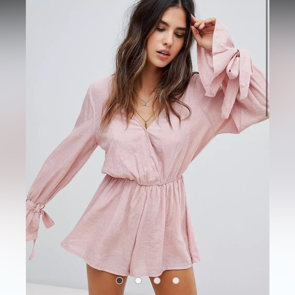 NWT - LUNIK long sleeved romper with wrist ties, size M